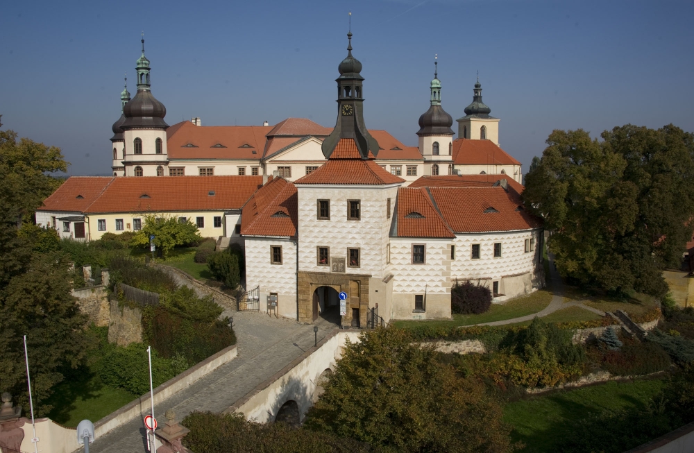zamek-kostelec-nad-cernymi-lesy-kaple-sv-vojtecha-1381265377.jpg